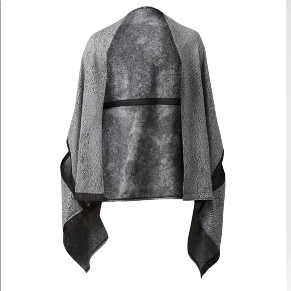 Lululemon Vinyasa Wrap - Picture 6 of 8